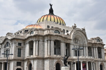 Fototapeta na wymiar Palacio de Bellas Artes, Full Corner Shot with Clouds, Mexico City