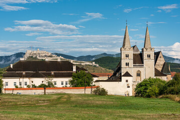 View of Spiskyy Castle (L) and Cathedral (R) in Slovakia - obrazy, fototapety, plakaty