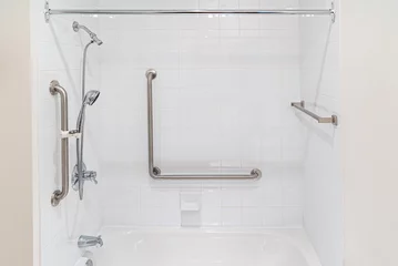 Fototapeten Barres de maintien dans un environnement de bain et douche © Nicolas St-Germain