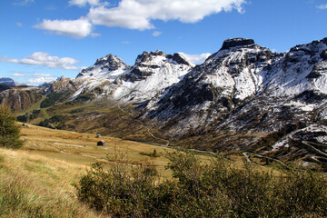 il Sas Ciap&egrave;l, le Forfesc e il Sas de Mezd&igrave; dal Passo Pordoi