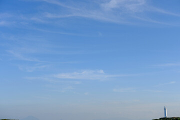 Fototapeta na wymiar 爪木崎灯台と青い空