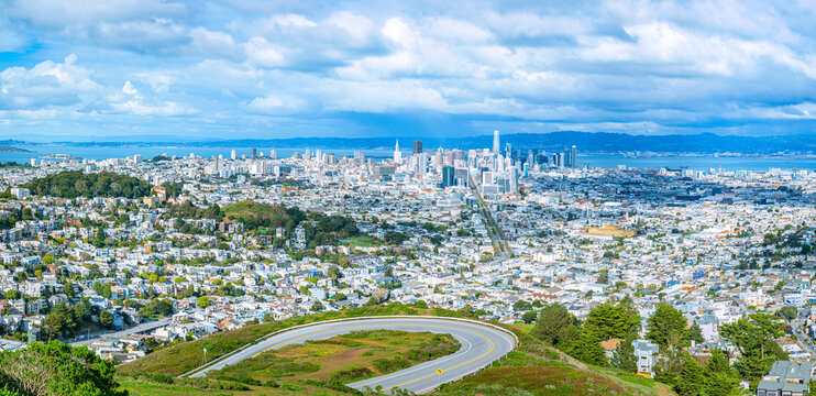 San Francisco downtown Epic view from the Twin Peaks 
