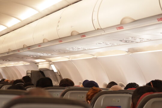 Passageiros em Avi&atilde;o Comercial em Boing