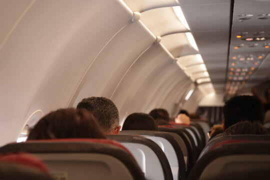 Passageiros em Avi&atilde;o Comercial em Boing