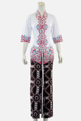 Women's classic kebaya with a long batik-patterned skirt can show authentic beauty in Indonesian women.