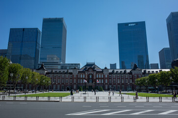 Fototapeta premium 東京駅前・丸の内