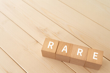 RAREと書かれたブロック
