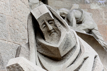 Figuren der Passionsfassade, Sagrada Familia, von Antoni Gaudi, Barcelona, Katalonien, Spanien