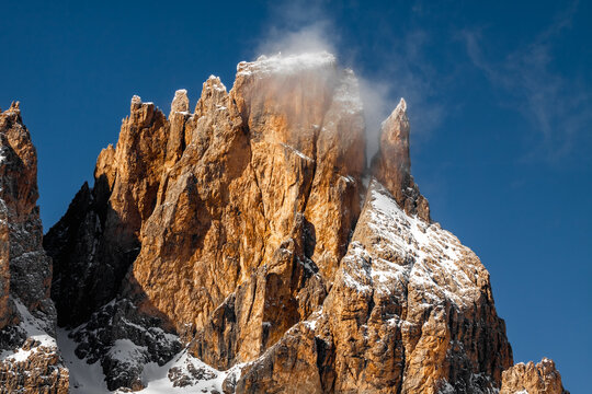 g&oacute;rski krajobraz dolomity zima 