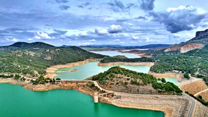 Jeziora w Andaluzji droga do Caminito del rey widok z drona - obrazy, fototapety, plakaty