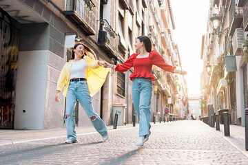 Fototapeta premium Cool Asian Women in the City