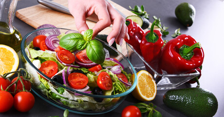 Preparation of a vegetable salad from fresh organic ingredients