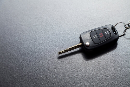 Key Fob For A Car And House Keys On A Table Stock Photo - Download Image  Now - Brass, Car Key, Close-up - iStock