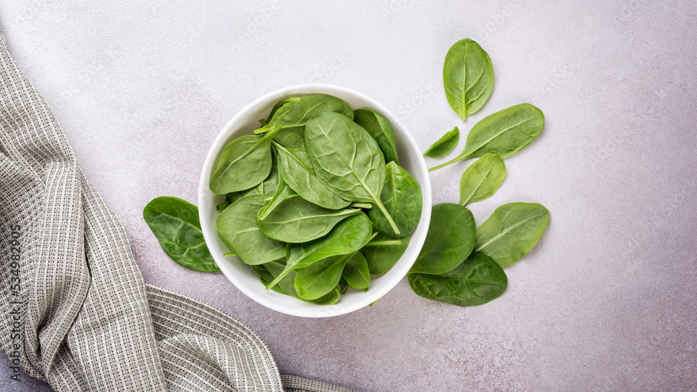 Wall mural Fresh spinach leaves as ingredient for helthy food