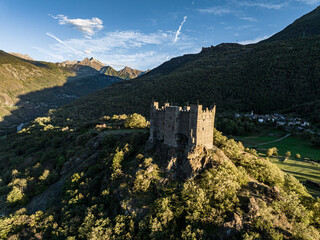 castello di ussel, Valle D'Aosta, tramonto