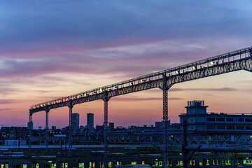 夕方の空と東京総合車両センター