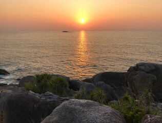 Fototapeta premium Beautiful sunset / sunrise in Asia (Myanmar, Burma, Thailand), wallpaper, background, Mergui Archipelago