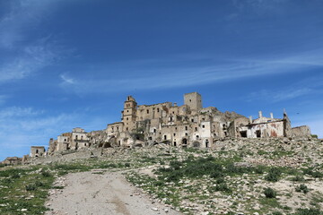 Fototapeta na wymiar Way to destroyed ghost town of Craco in Italy