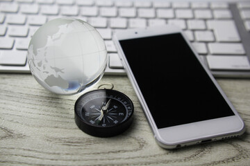 ビジネス　透明地球儀　スマートフォン　コンパス　GPS　キーボード　
