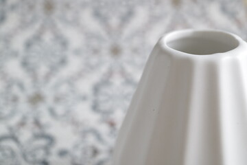 白い花瓶　フラワーベース