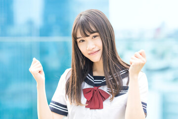 応援する女子高生 