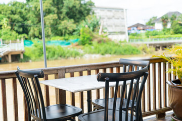Fototapeta na wymiar empty table and chair in restaurant