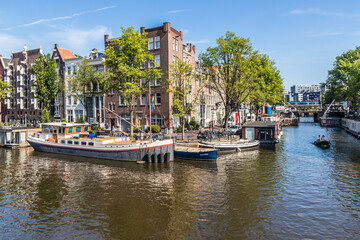 Fototapeta na wymiar Junction of the Brouwersgracht and Prinsengracht, Amsterdam, Netherlands