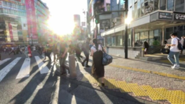 休日の渋谷　たくさんの人々　ぼかし　スロー