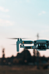 drone che vola in cielo fotografia di natura