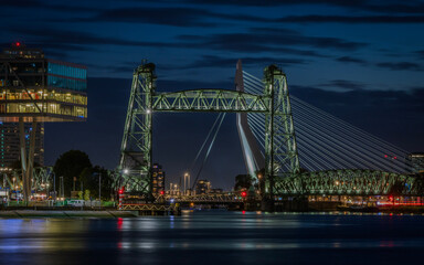 Fototapeta na wymiar City bridge at night in Rotterdam