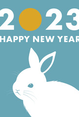 2023年ダイナミックなデザインのシンプルなうさぎの年賀状_レトロブルー縦型