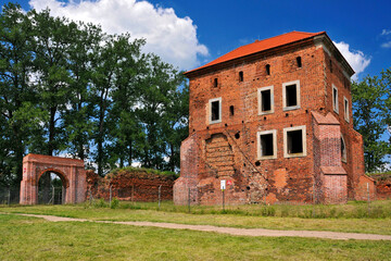 Fototapeta na wymiar Castle in Golancz from XV century, village in Greater Poland Voivodeship.