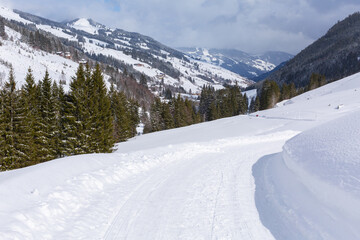 Fototapeta na wymiar Panoramic winter Alps mountain landscape