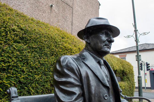 Statue Of Painter L.S. Lowry In Mottram 