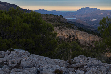 Preciosa Vista de Atardecer desde el Alt de les Pedreres en Alcoy, Comunidad Valenciana, España