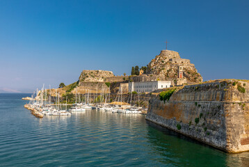 Mandraki Hafen vor der Alten Festung, Kerkyra, Korfu - obrazy, fototapety, plakaty