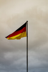 Im Wind wehende Deutschlandflagge