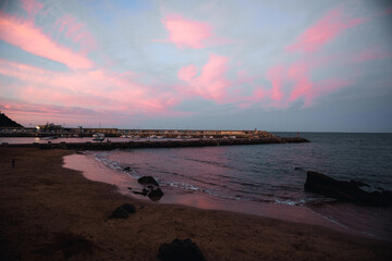 Un bonito atardecer con maravillosos colores en Candás, Asturias.