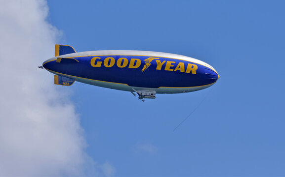 Good Year blimp over South Florida March 5 2016
