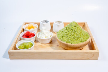 Set Bingsu green tea with fruit,whipped cream and sweetened condensed milk and chocolate
