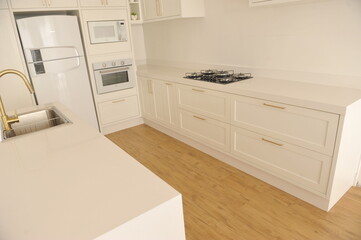 cozinha planejada linda mulher feliz 