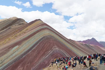 Photo sur Plexiglas Vinicunca Tourist in rRainbow mountains or Vinicunca Montaña de Siete Colores, Peru 