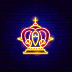 Queen Crown Neon Sign. Vector Illustration of Country National Promotion. - obrazy, fototapety, plakaty