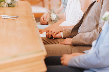 Obraz premium Hochzeit versprechen, Händehalten, Händchen, Hände