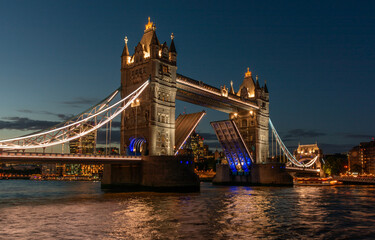 Fototapeta na wymiar Beautiful evening cityscape London Tower Bridge, night city lights