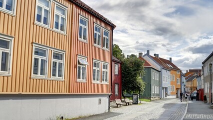 Fototapeta na wymiar centre ville de Trondheim en Norvège, Gamle Bybro Bryggene i Trondheim