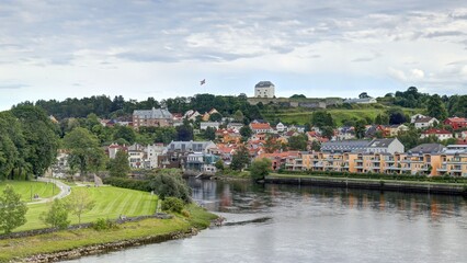 Fototapeta na wymiar centre ville de Trondheim en Norvège, Gamle Bybro Bryggene i Trondheim 