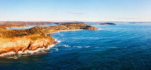 D Whale beach heads to north pan