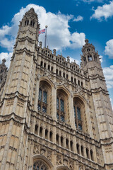 Fototapeta premium tower of westminster abbey in sunny day