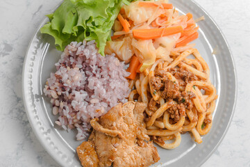 焼き肉のワンプレートランチ